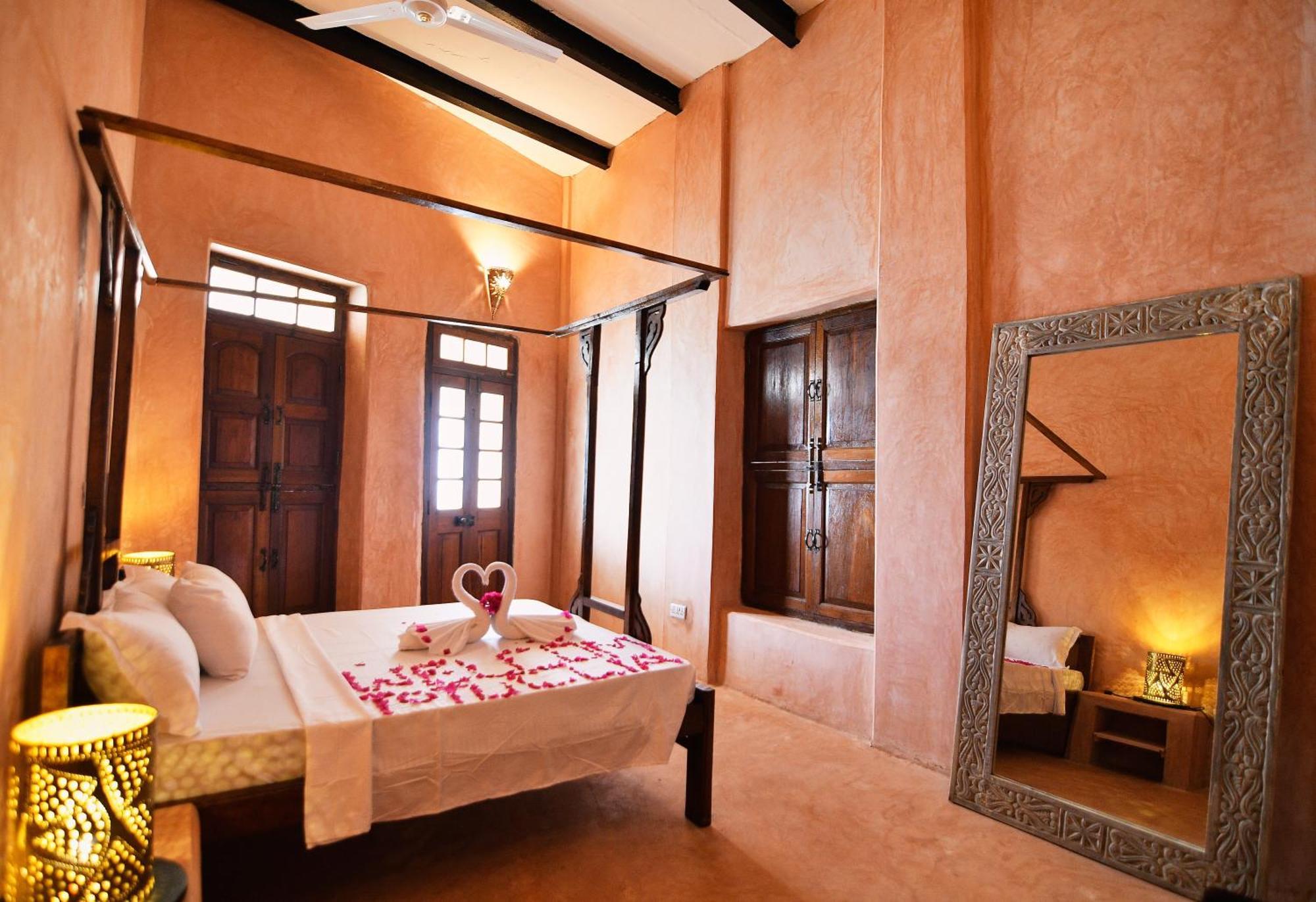 Tulia Old Town Hostel Момбаса Екстериор снимка